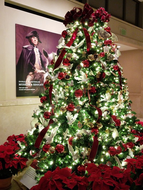 Mount Vernon Visitor Center Christmas Tree, George Washington picture behind